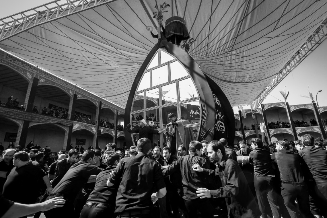 فراخوان ششمین سوگواره عاشورایی عکس هیأت-مجید حجتی-بخش اصلی -جلسه هیأت