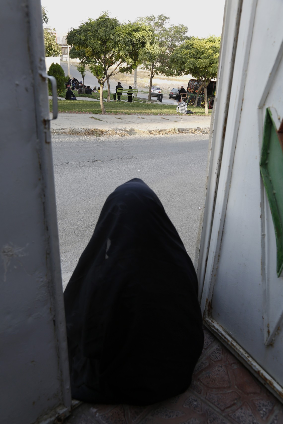 دهمین سوگواره عاشورایی عکس هیأت-عمران کامیاب-مجالس احیای امراهل‌البیت علیهم‌السلام مجموعه عکس-دوربین دیجیتال-اقامه عزا (گزارشی از روند برگزاری مراسم هیأت از ابتدا تا انتها)