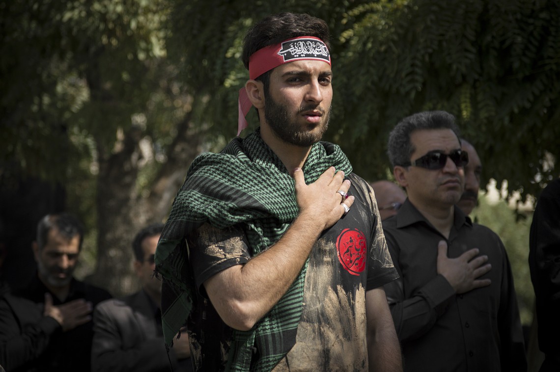 فراخوان ششمین سوگواره عاشورایی عکس هیأت-محمد حیدریان-بخش اصلی -جلسه هیأت