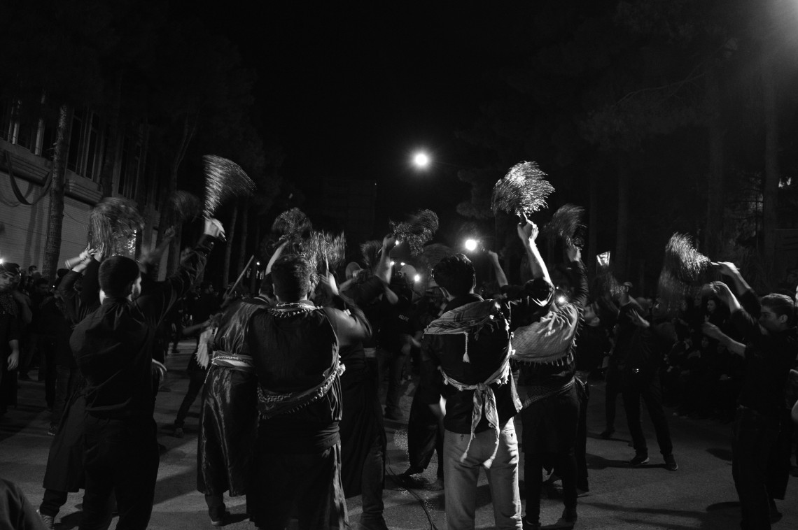 فراخوان ششمین سوگواره عاشورایی عکس هیأت-محمد حیدریان-بخش اصلی -جلسه هیأت