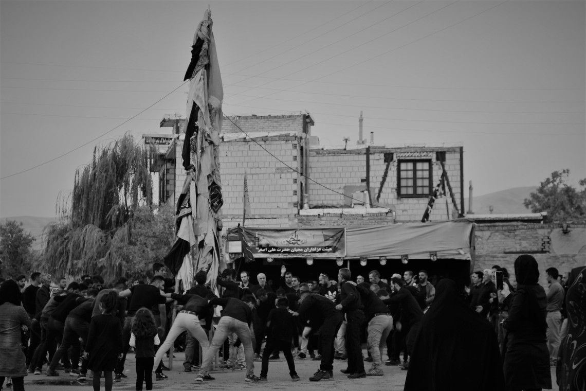 فراخوان ششمین سوگواره عاشورایی عکس هیأت-زهرا شیخ ملایری-بخش اصلی -جلسه هیأت