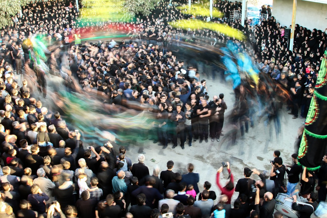 فراخوان ششمین سوگواره عاشورایی عکس هیأت-حسین خدیمی-بخش اصلی -جلسه هیأت