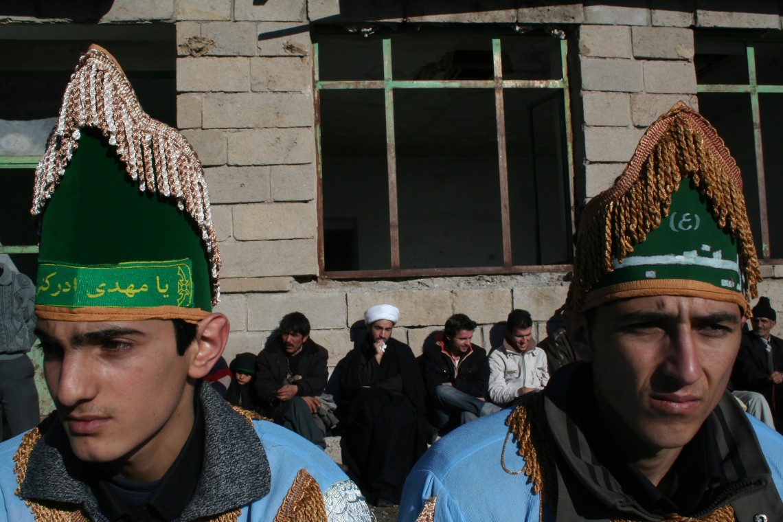 فراخوان ششمین سوگواره عاشورایی عکس هیأت-رضا عیسی پور-بخش اصلی -جلسه هیأت