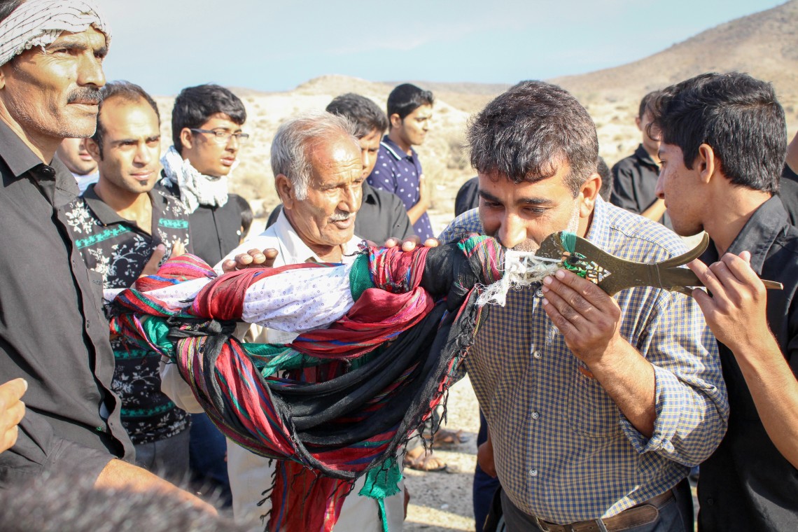 فراخوان ششمین سوگواره عاشورایی عکس هیأت-آرمان ایرازه-بخش اصلی -جلسه هیأت