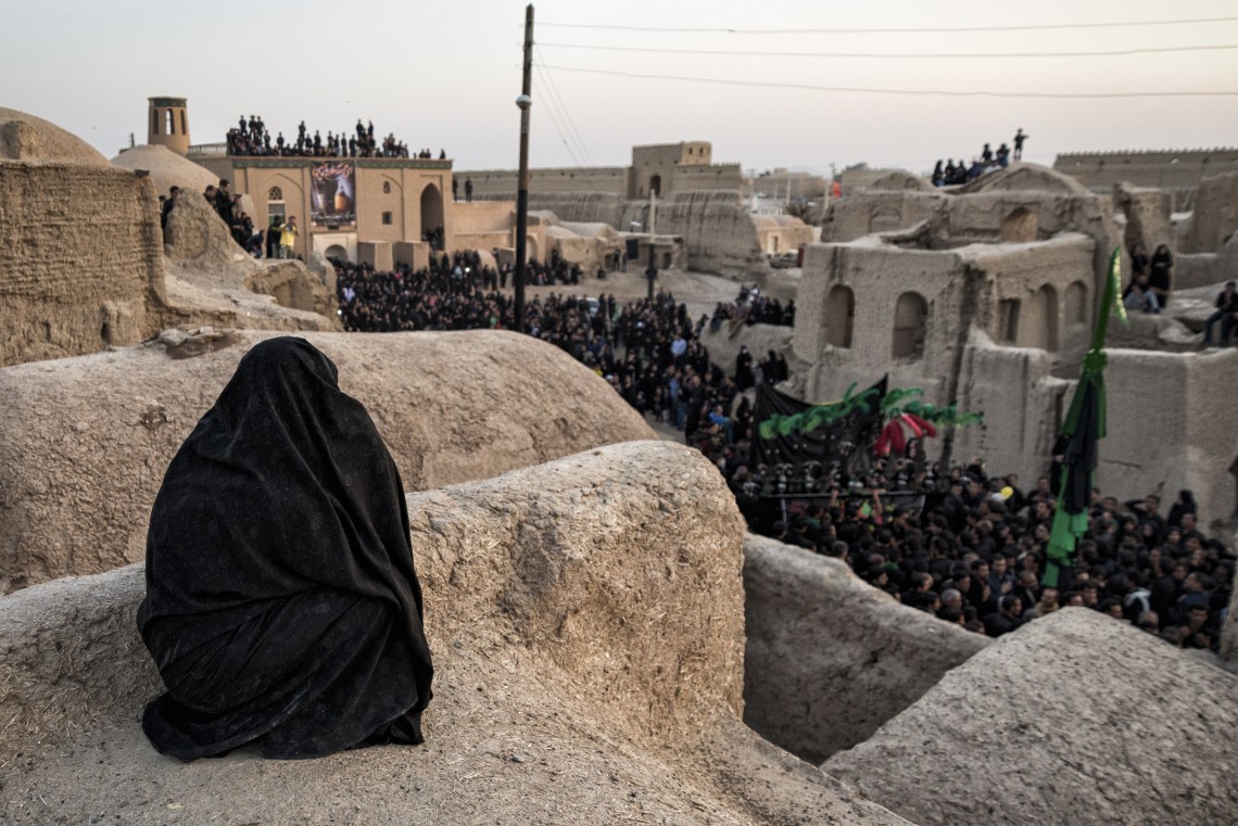 فراخوان ششمین سوگواره عاشورایی عکس هیأت-سمیه فروغی-بخش اصلی -جلسه هیأت