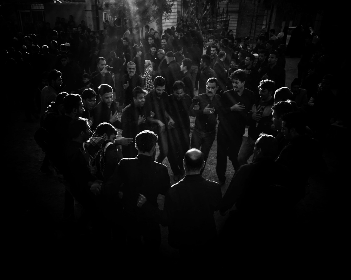 فراخوان ششمین سوگواره عاشورایی عکس هیأت-مجتبی دامرودی-بخش اصلی -جلسه هیأت