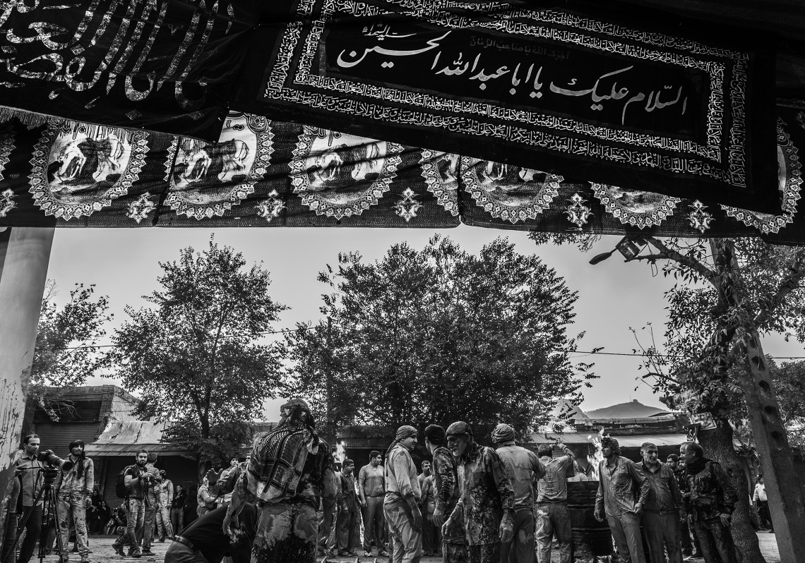 فراخوان ششمین سوگواره عاشورایی عکس هیأت-یاسر محمد خانی-بخش اصلی -جلسه هیأت