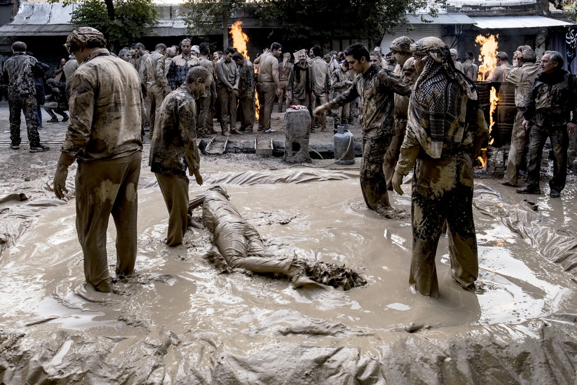 فراخوان ششمین سوگواره عاشورایی عکس هیأت-یاسر محمد خانی-بخش اصلی -جلسه هیأت