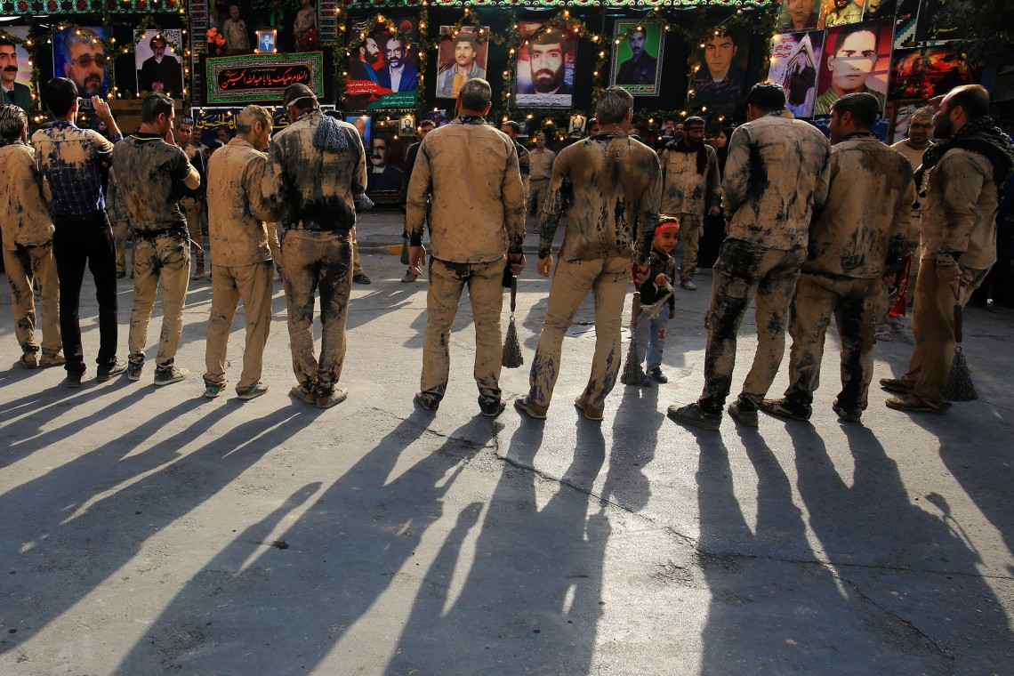 فراخوان ششمین سوگواره عاشورایی عکس هیأت-یاسر محمد خانی-بخش اصلی -جلسه هیأت