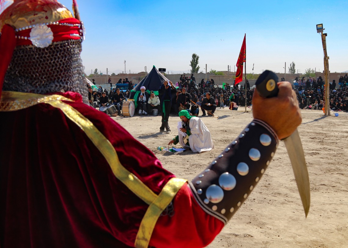 فراخوان ششمین سوگواره عاشورایی عکس هیأت-مرتضی بالکانی-بخش اصلی -جلسه هیأت