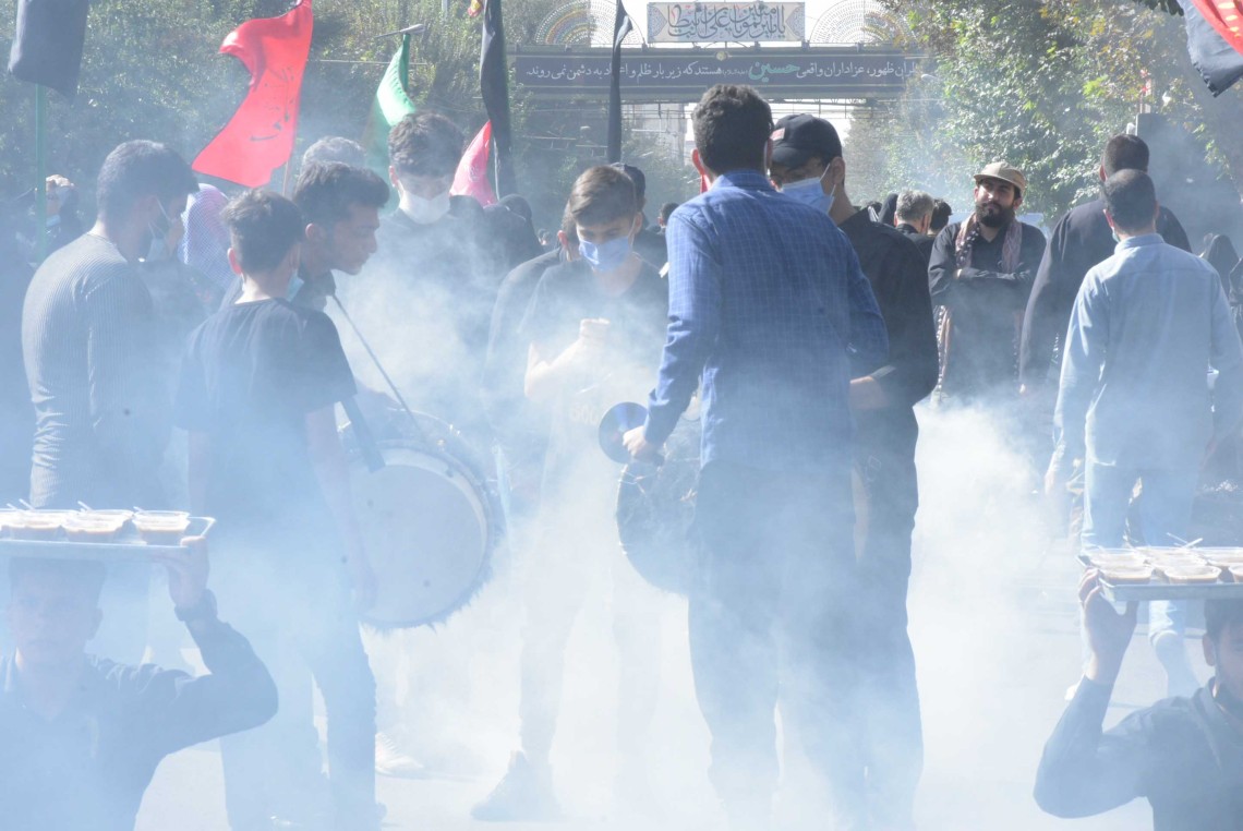 دهمین سوگواره عاشورایی عکس هیأت-محمدرضا غفارزاده-مجالس احیای امراهل‌البیت علیهم‌السلام مجموعه عکس-دوربین دیجیتال-ز کودکی خادم این تبار محترمم (خادمی کودکان)