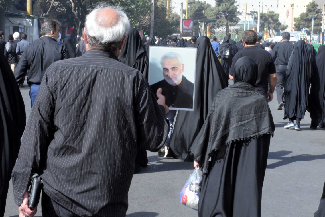 دهمین سوگواره عاشورایی عکس هیأت-محمدرضا غفارزاده-مجالس احیای امراهل‌البیت علیهم‌السلام مجموعه عکس-دوربین دیجیتال-ز کودکی خادم این تبار محترمم (خادمی کودکان)