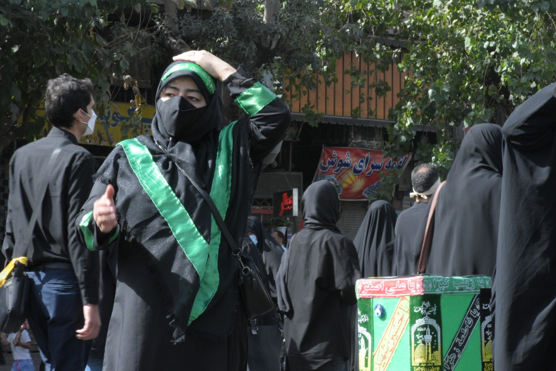 دهمین سوگواره عاشورایی عکس هیأت-محمدرضا غفارزاده-مجالس احیای امراهل‌البیت علیهم‌السلام مجموعه عکس-دوربین دیجیتال-ز کودکی خادم این تبار محترمم (خادمی کودکان)