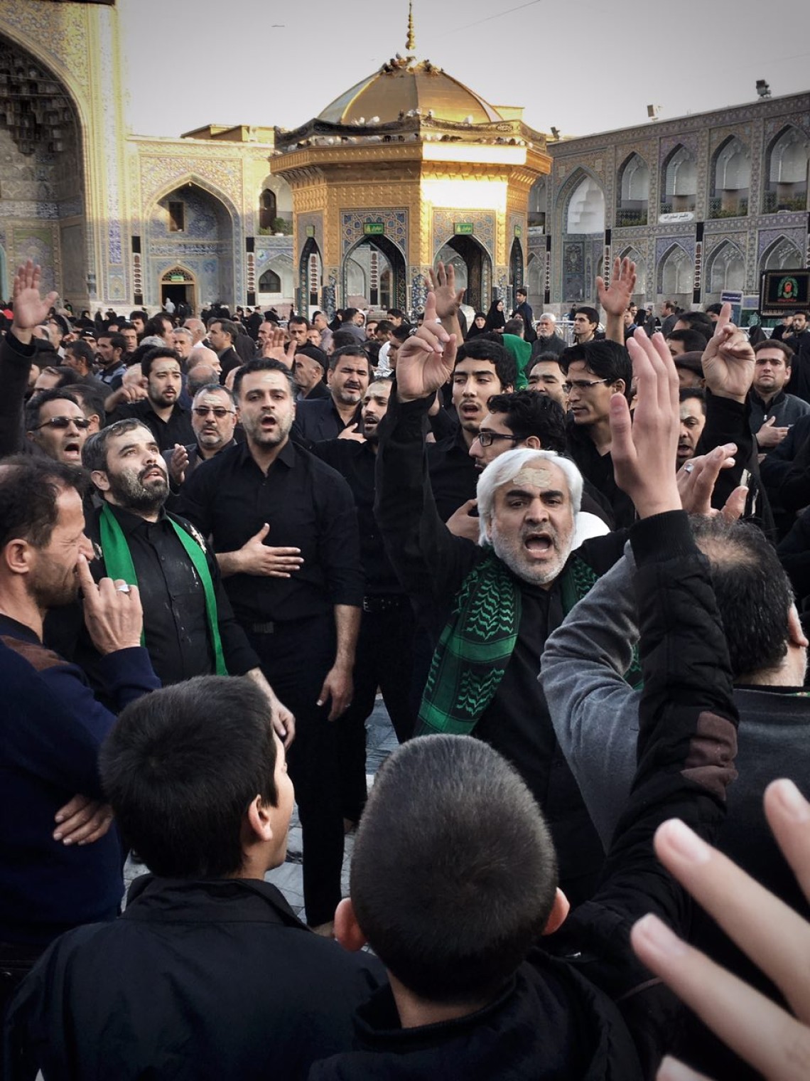 دهمین سوگواره عاشورایی عکس هیأت-مهدی لاری-مجالس احیای امراهل‌البیت علیهم‌السلام مجموعه عکس-موبایلی-با یا حسین یا حسین پیر می شویم (پیرغلامان)