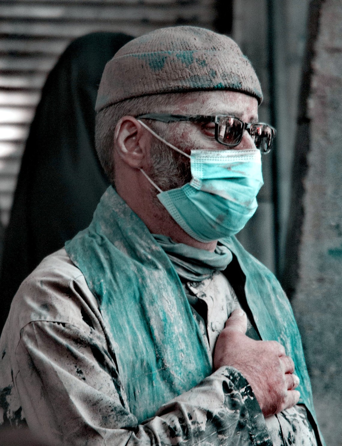 دهمین سوگواره عاشورایی عکس هیأت-فاطمه غفاریان-مجالس احیای امراهل‌البیت علیهم‌السلام مجموعه عکس-دوربین دیجیتال-همه اعضای یک پیکر همه سرباز یک سنگر (رعایت مسائل بهداشتی در هیأت)