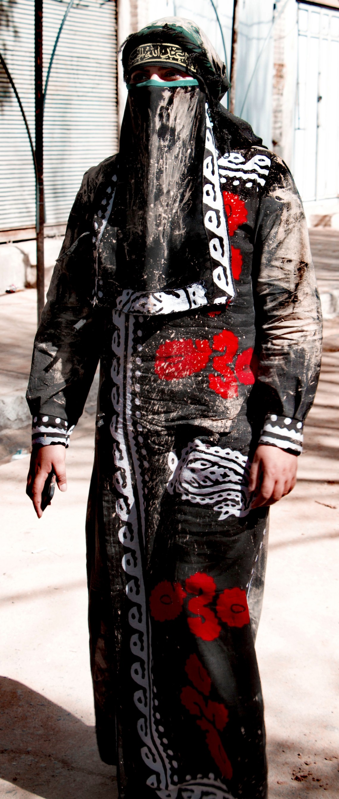 دهمین سوگواره عاشورایی عکس هیأت-فاطمه غفاریان-مجالس احیای امراهل‌البیت علیهم‌السلام مجموعه عکس-دوربین دیجیتال-همه اعضای یک پیکر همه سرباز یک سنگر (رعایت مسائل بهداشتی در هیأت)